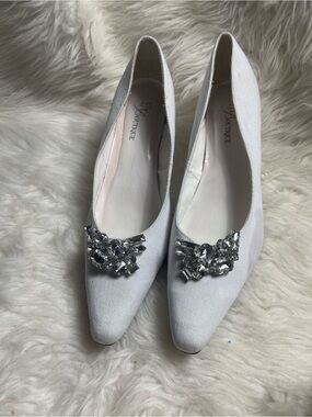 EY Boutique White Fabric canvas Jeweled Pointed-Toe slip on 3” heels SZ 12M